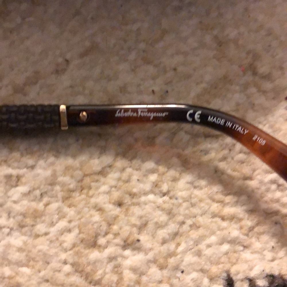 Salvatore ferragamo sunglasses - Picture 4 of 8